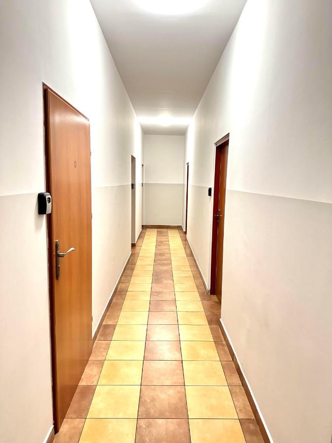Orzelek Hostel Gniezno Exterior photo